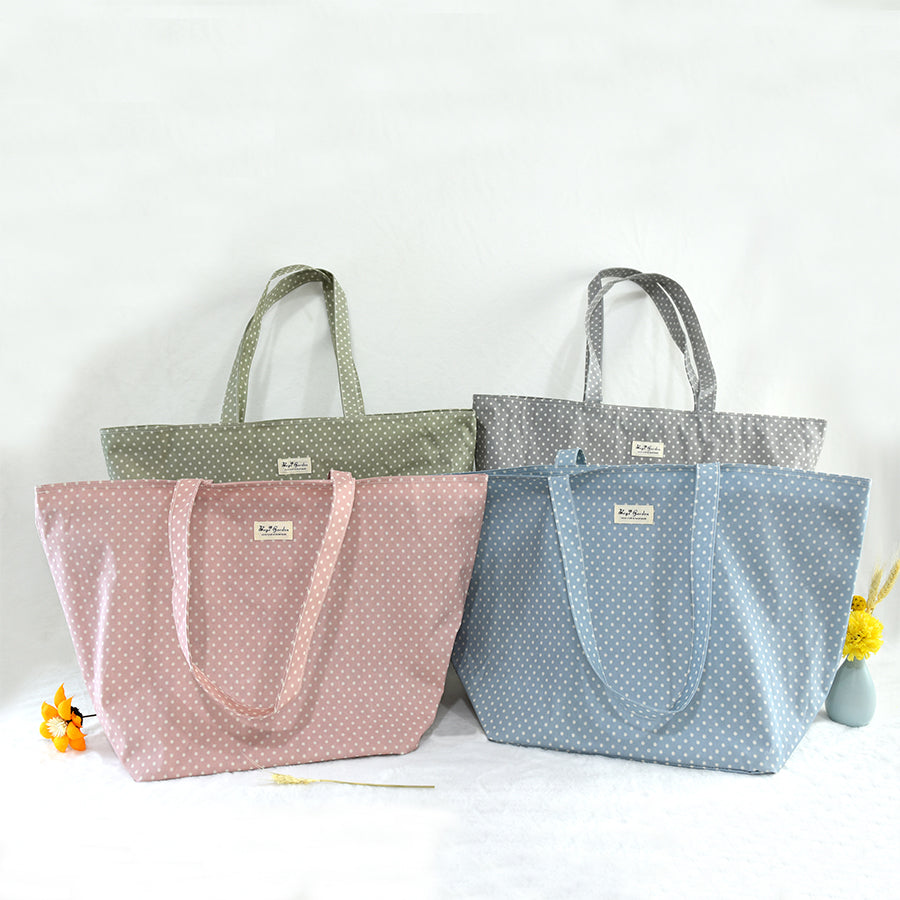 Waterproof polka dot beach bag