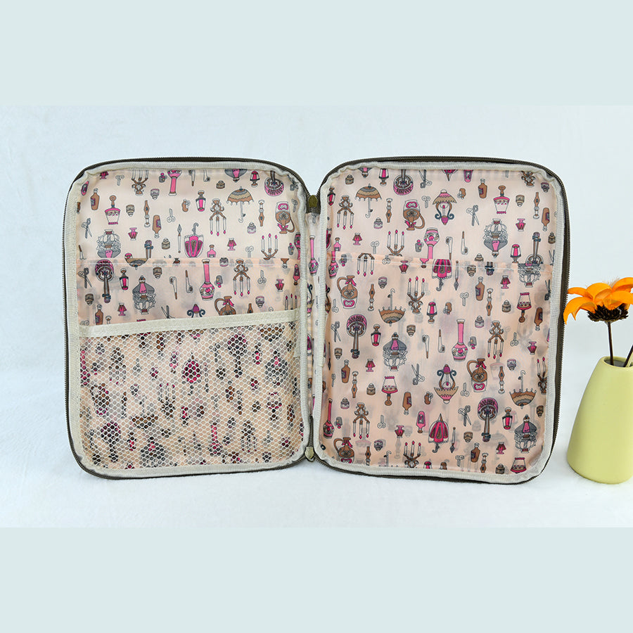 Funda simple de rayas para tablet – Hasta 11", ligera, práctica y con bolsillos