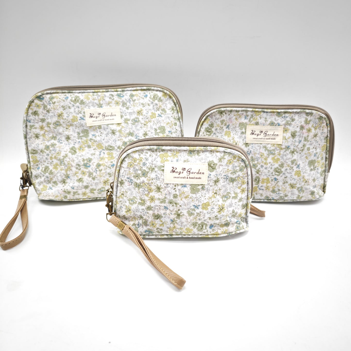 Set de 3 neceseres impermeables con flores