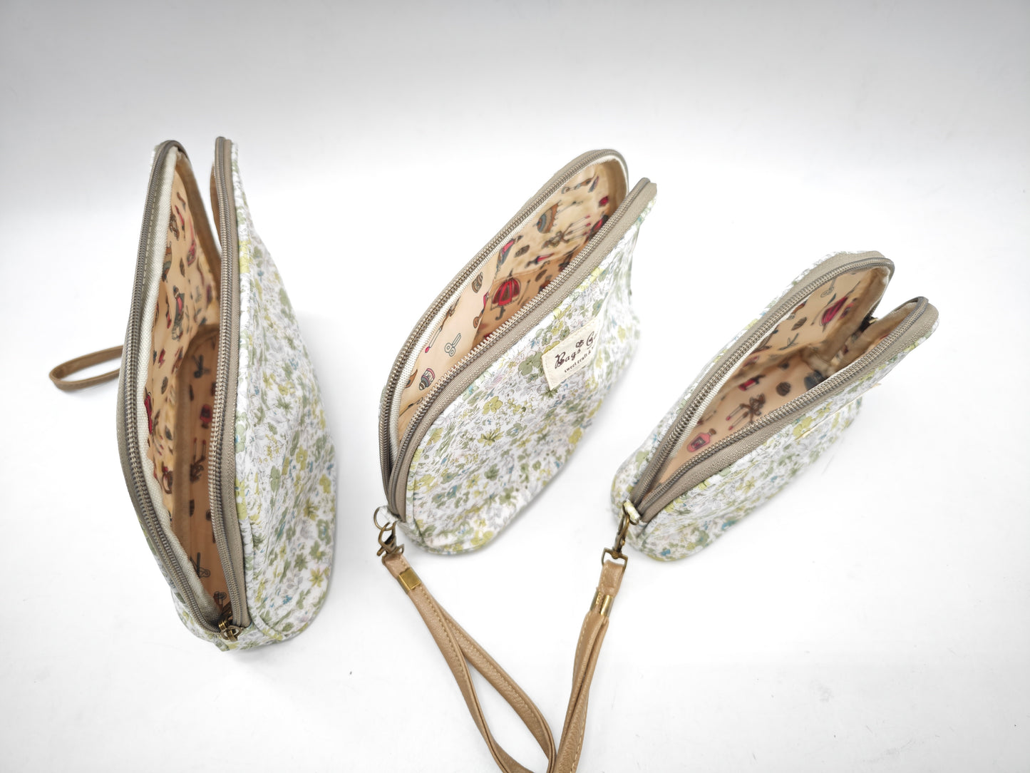 Set de 3 neceseres impermeables con flores