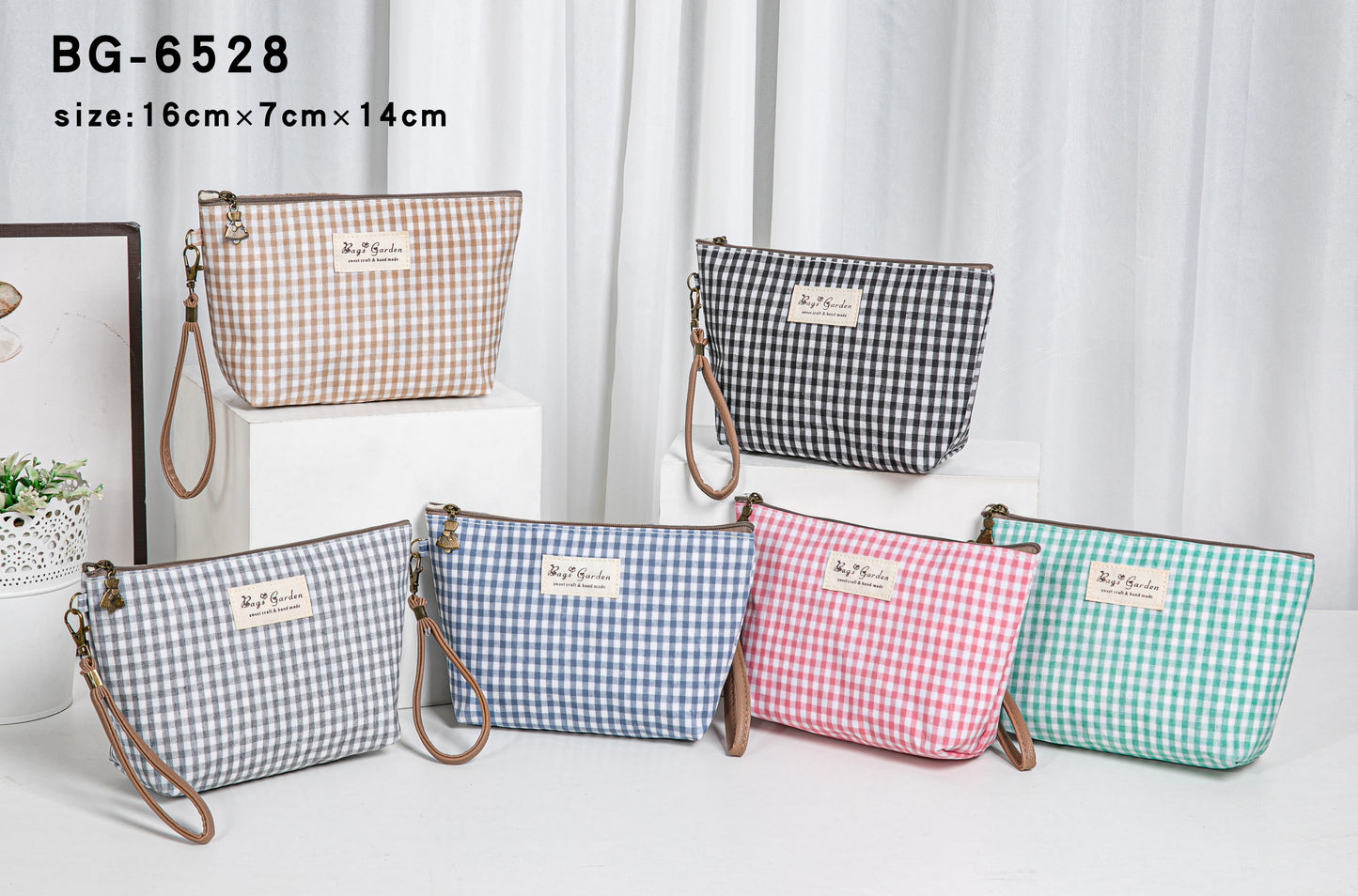 Small Waterproof Vichy Toiletry Bag