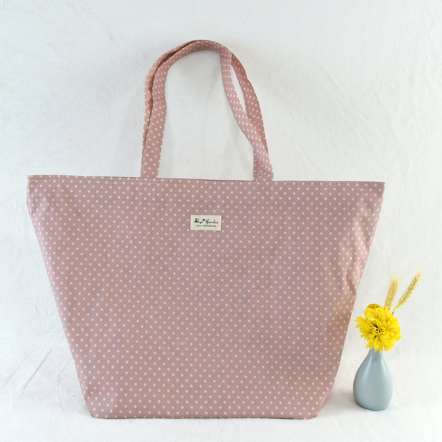 Waterproof polka dot beach bag