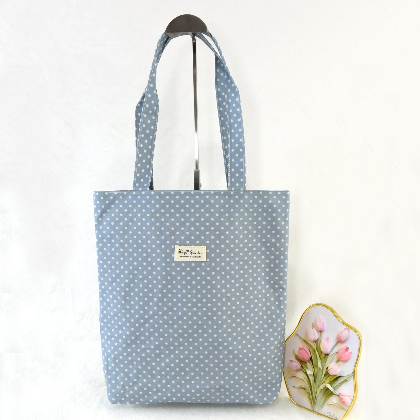 Waterproof polka dot shoulder bag