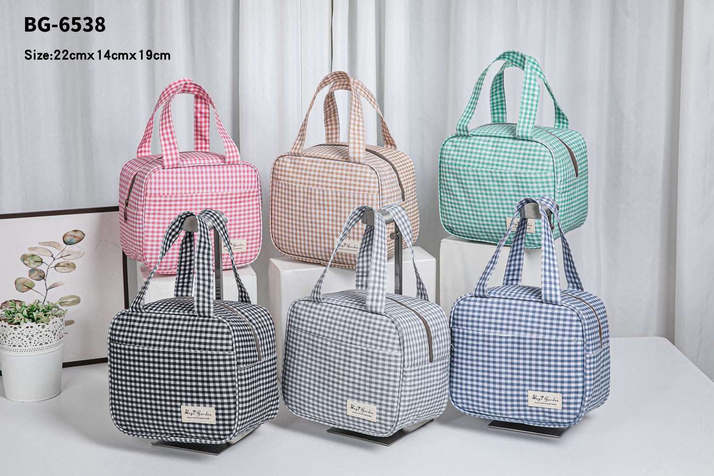 Waterproof gingham cooler bag