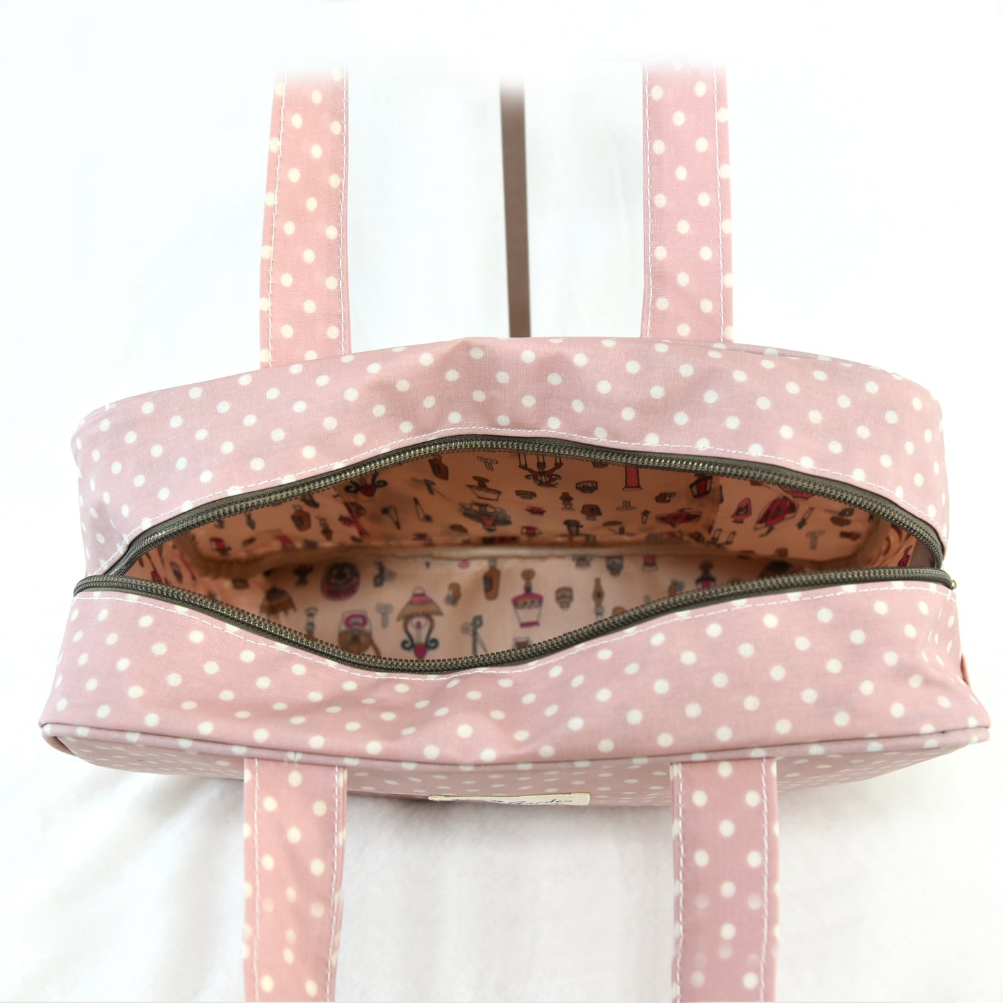 Waterproof polka dot handbag