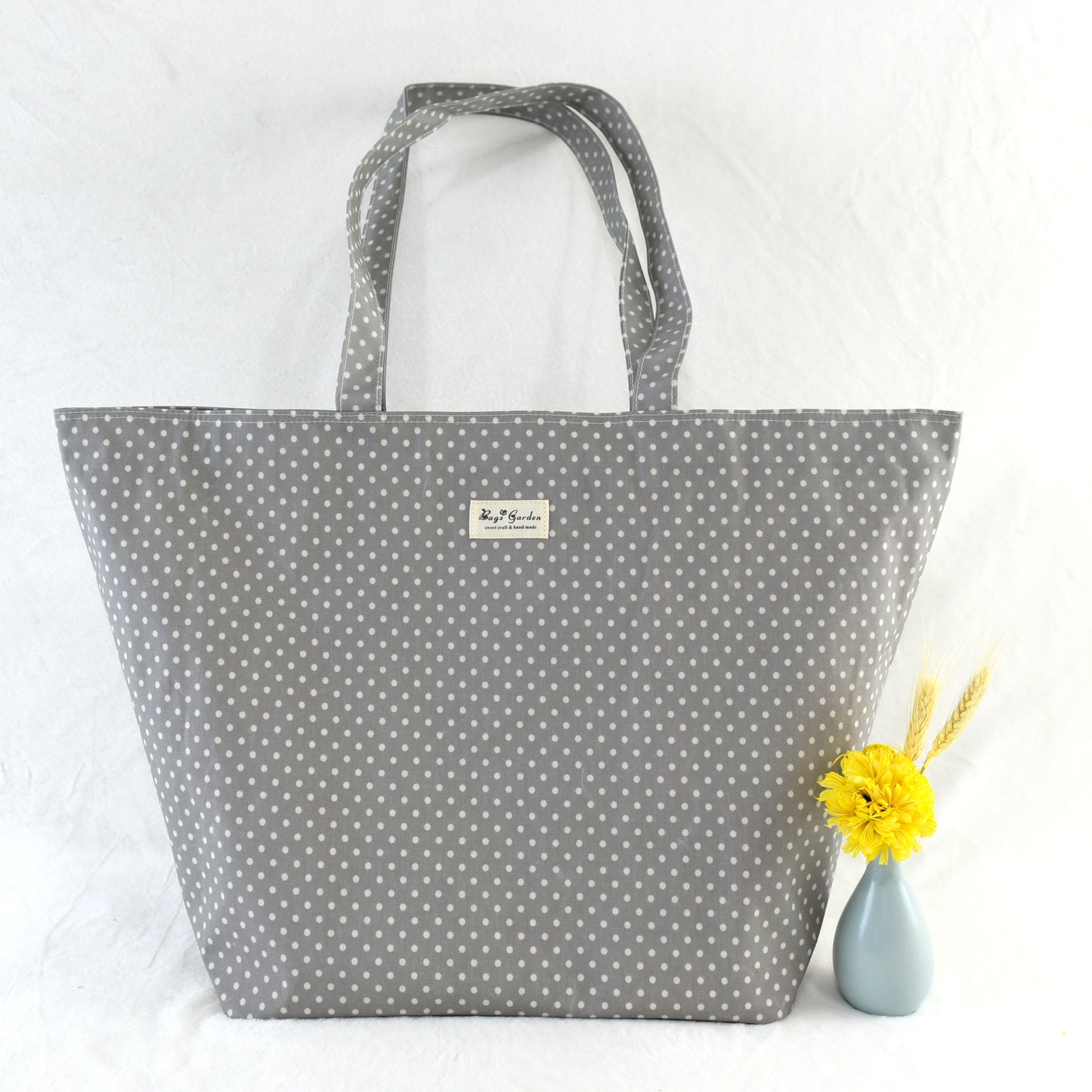 Waterproof polka dot beach bag
