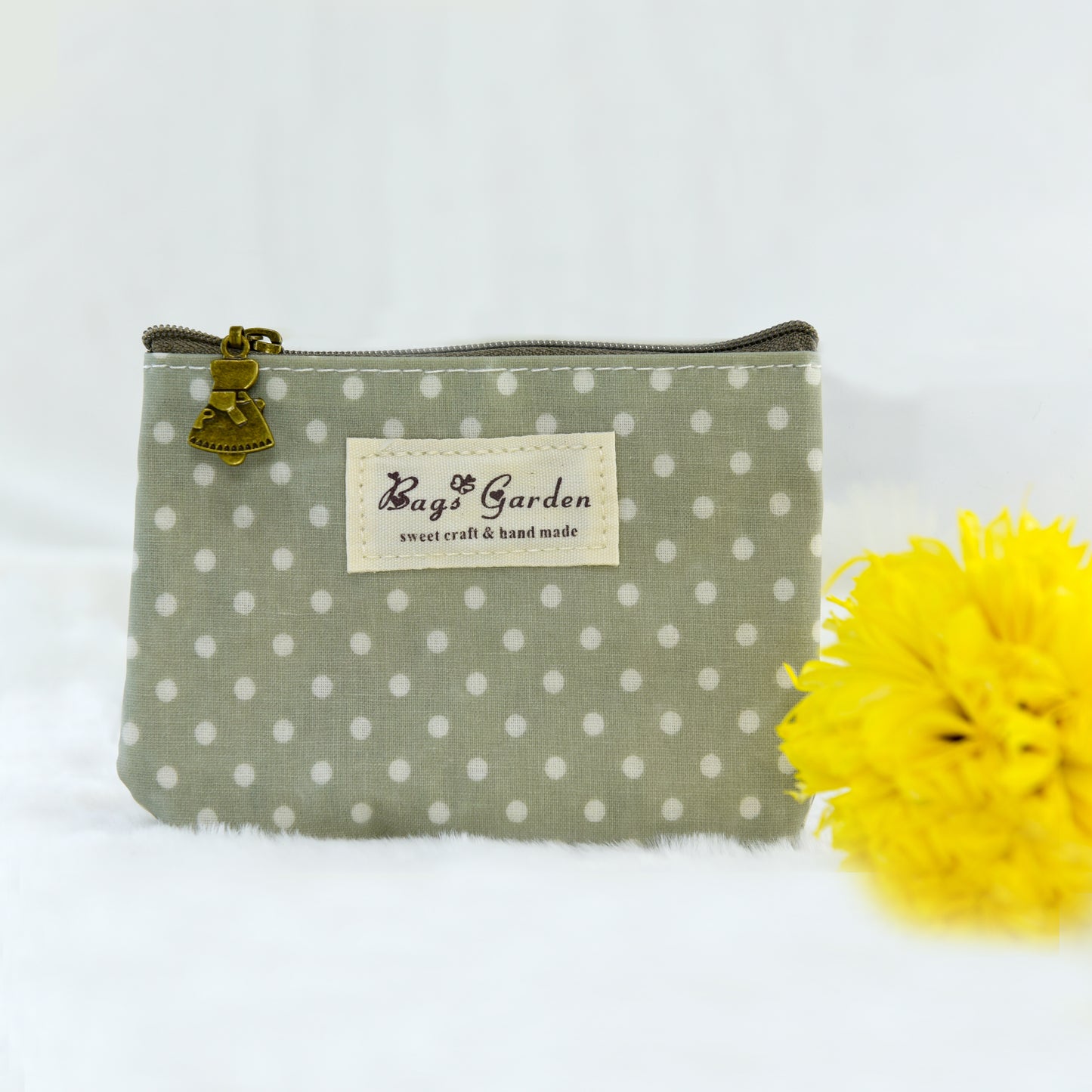 Waterproof polka dot wallet