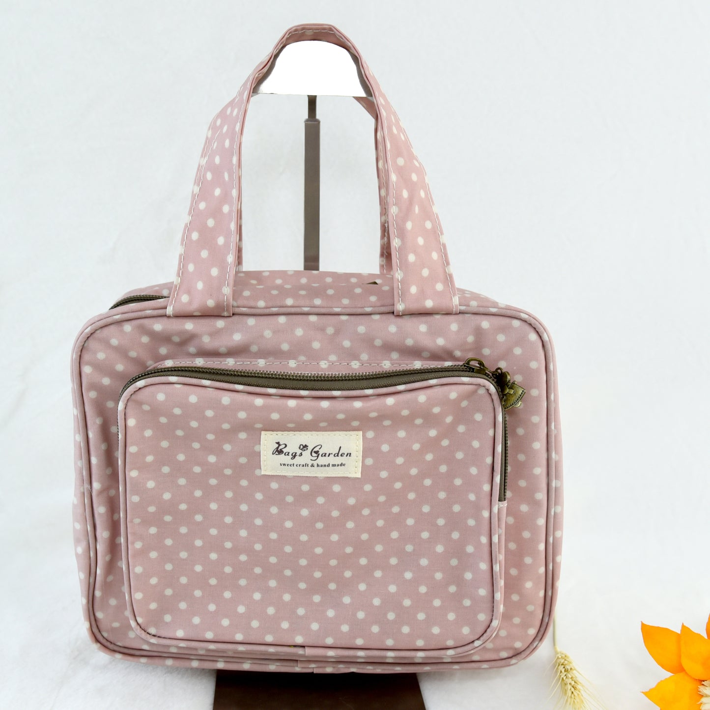 Large waterproof polka dot hanging toiletry bag