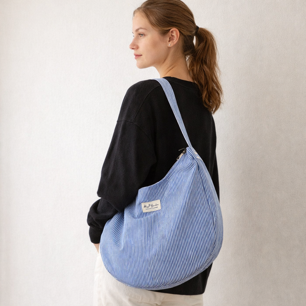 Bolso Bandolera de Algodón Tipo Media Luna con Rayas