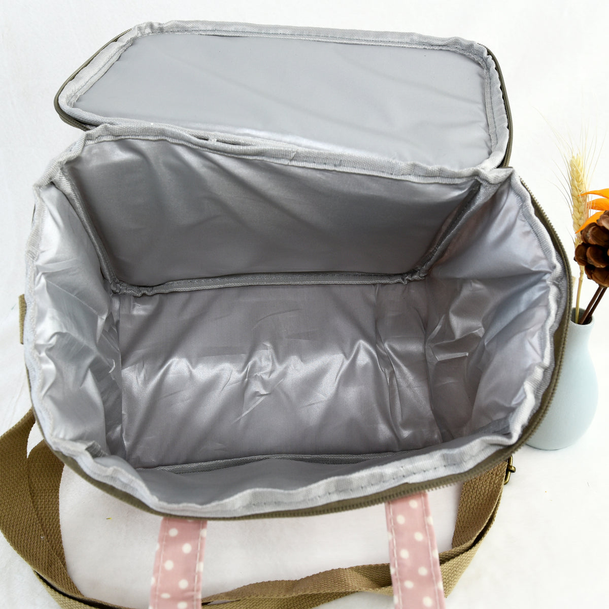 Bolso nevera de lunares con asas y bandolera