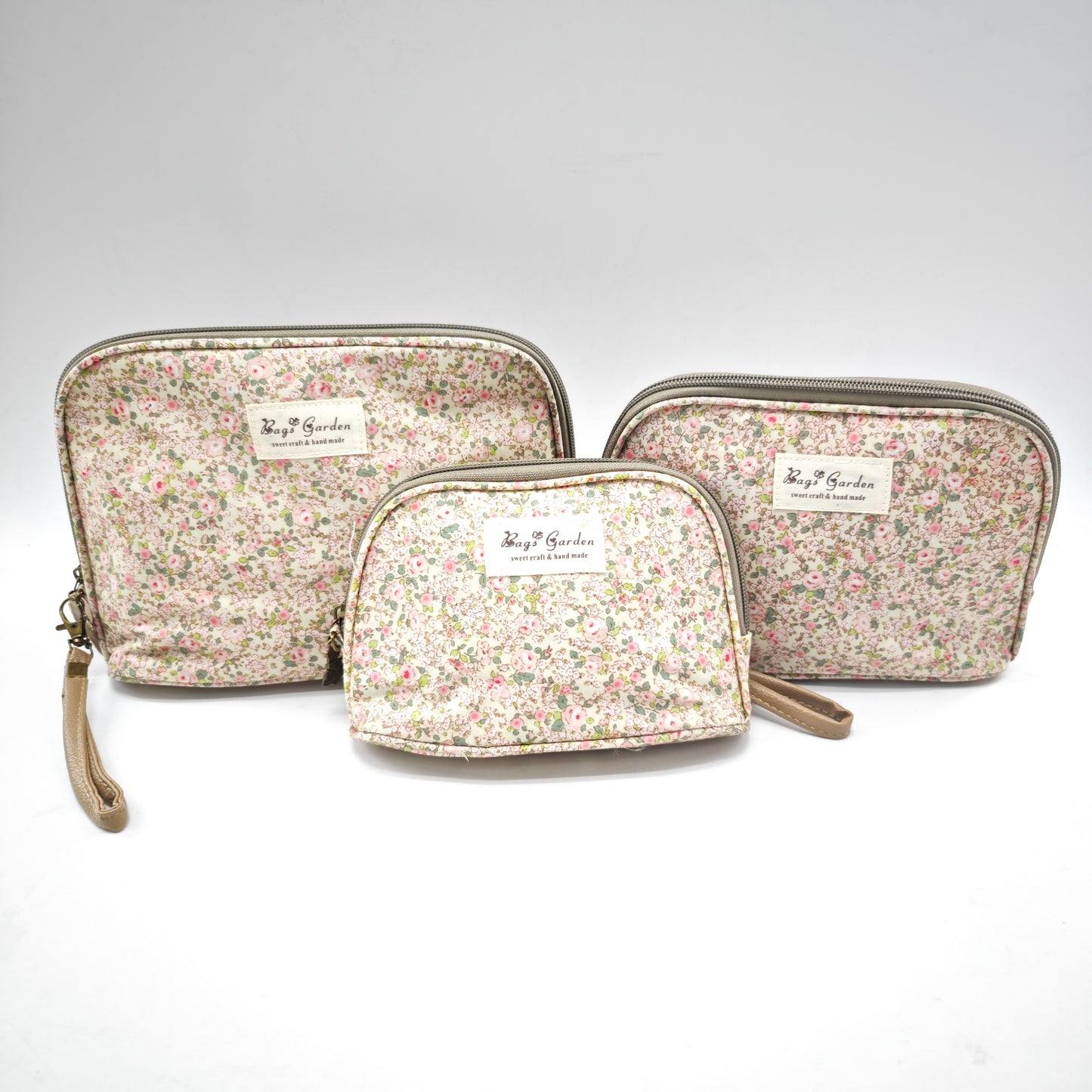 Set de 3 neceseres impermeables con flores