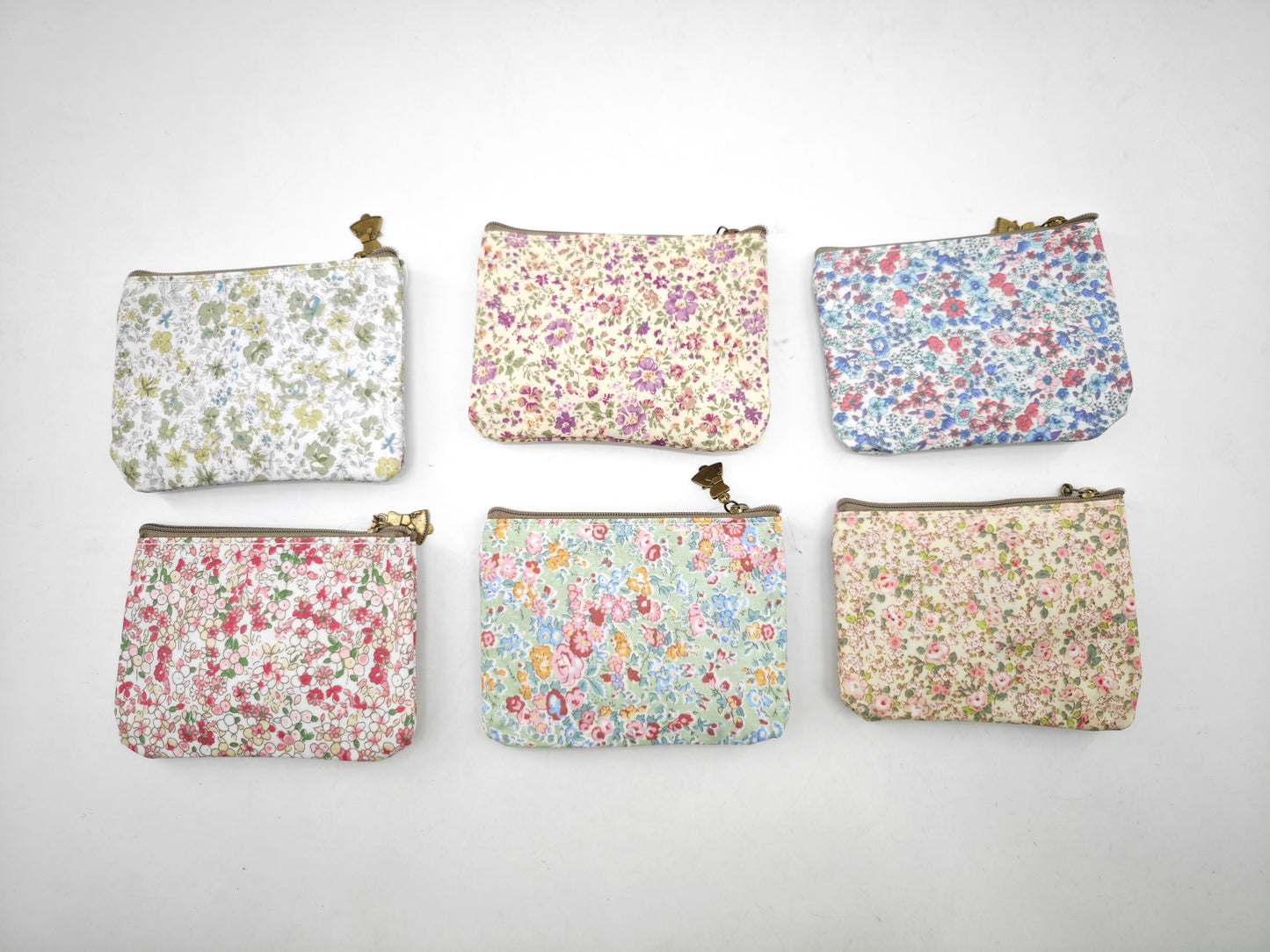 Monedero impermeable con flores