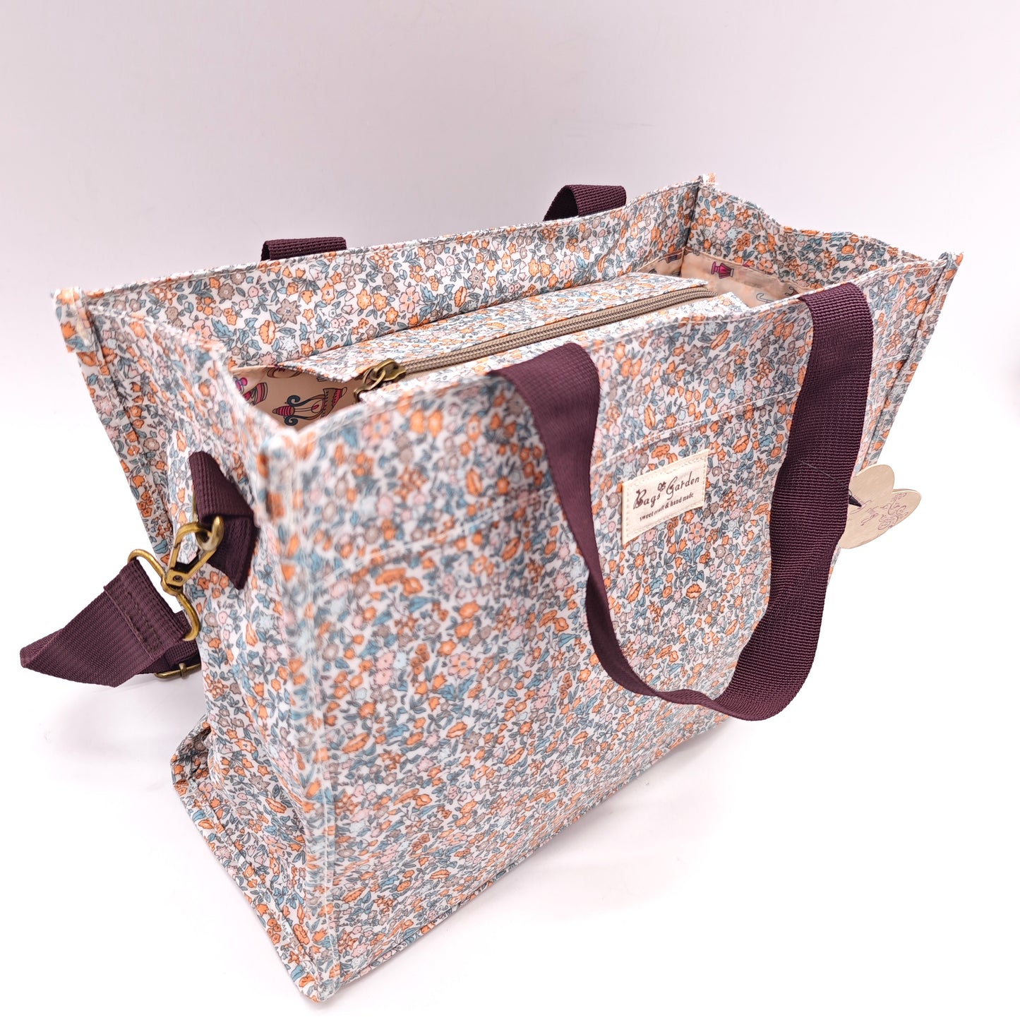 Bolso tote impermeable con estampado floral