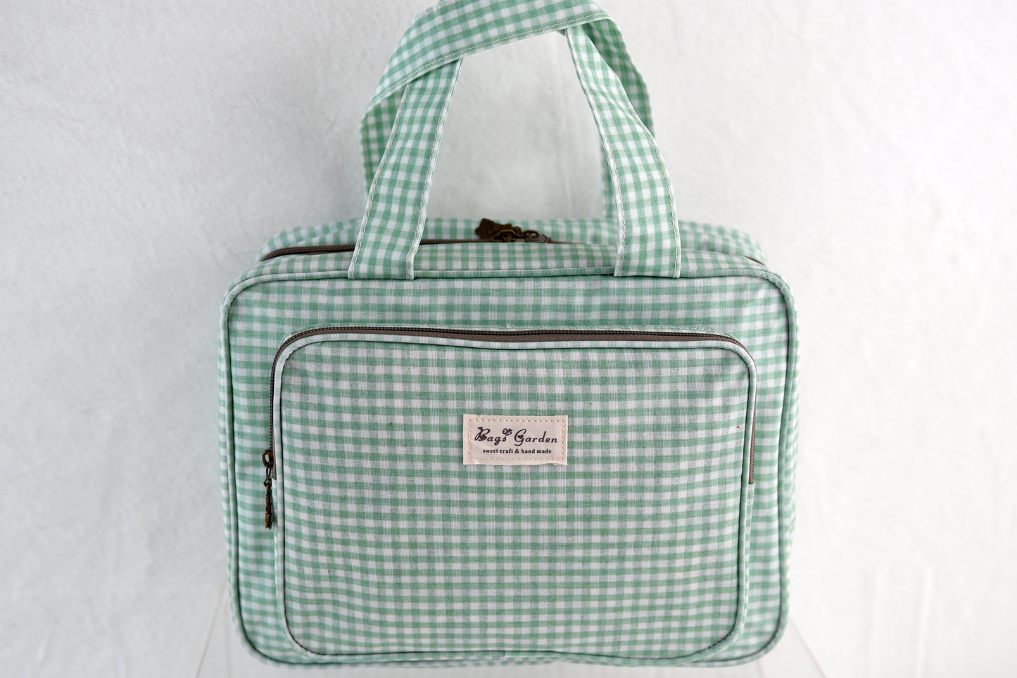 Large waterproof hanging toiletry bag from Vichy