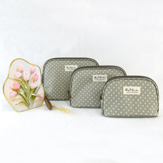 Set of 3 waterproof polka dot toiletry bags
