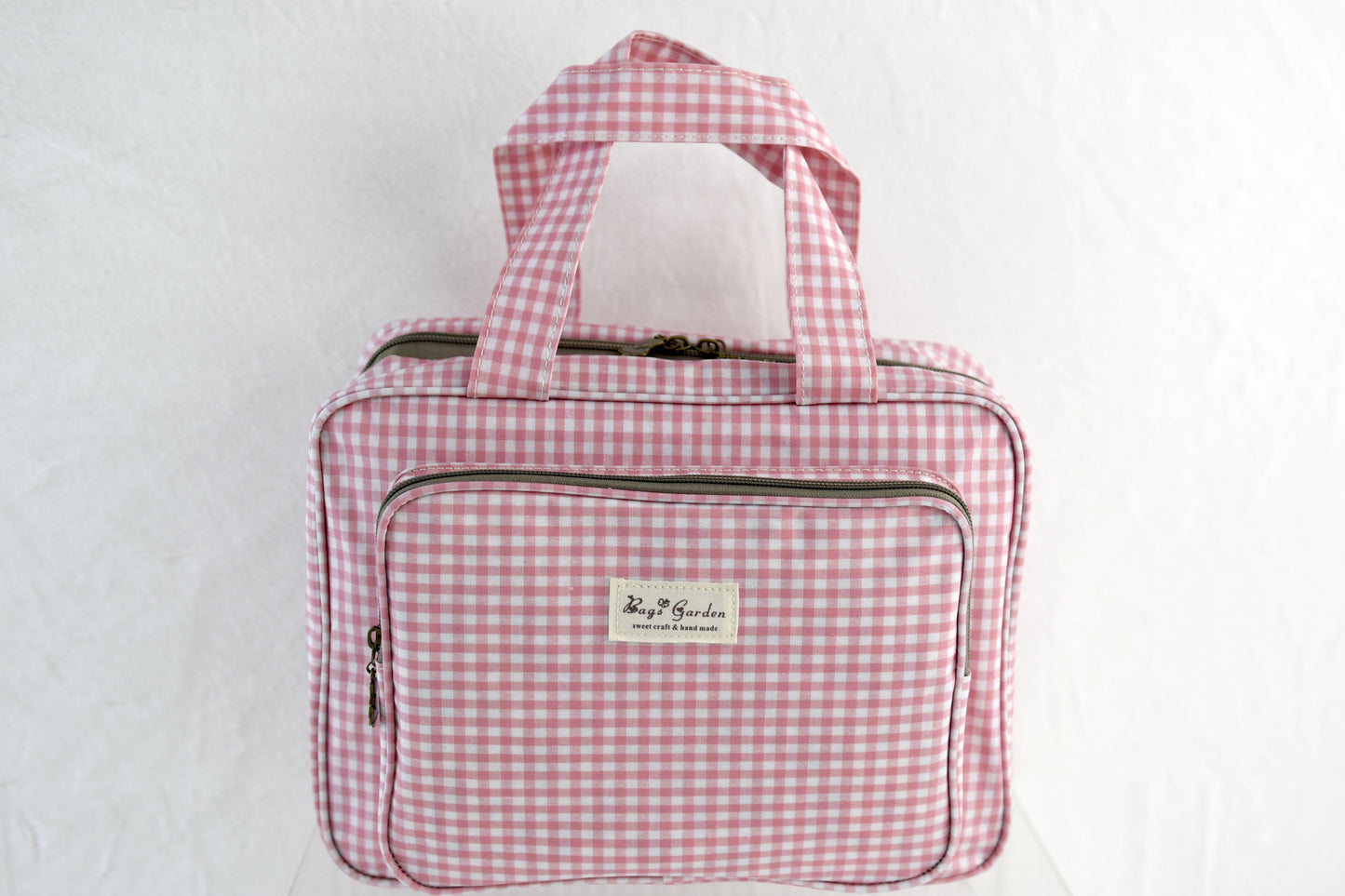 Large waterproof hanging toiletry bag from Vichy