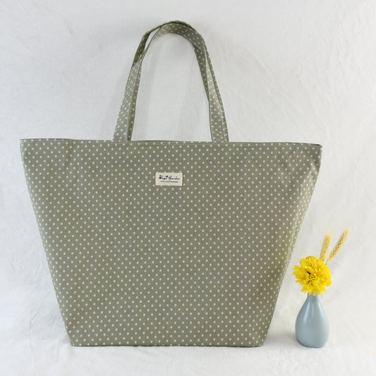 Waterproof polka dot beach bag