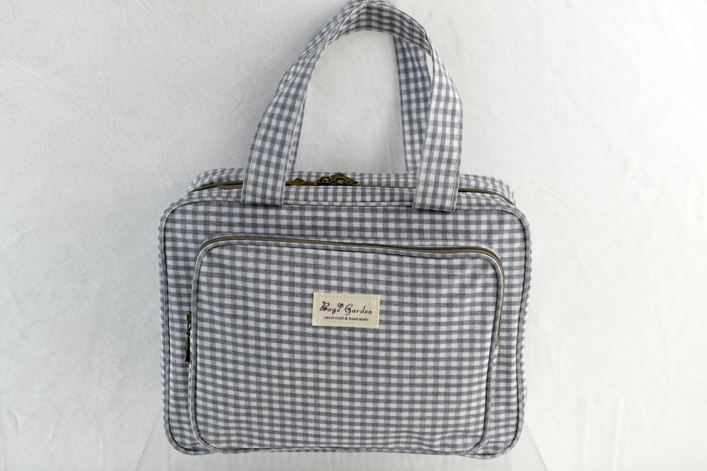 Large waterproof hanging toiletry bag from Vichy