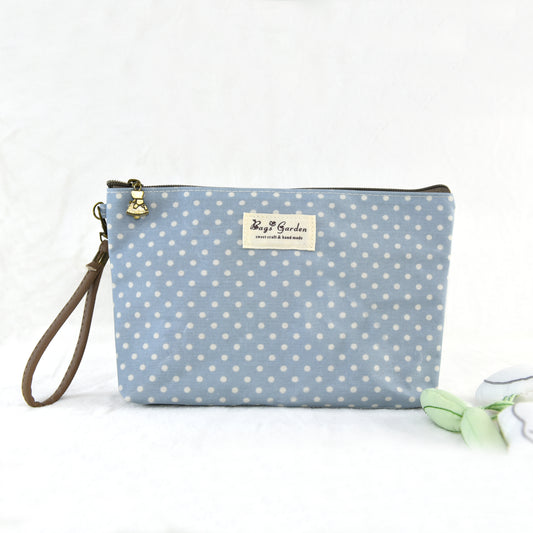 Medium waterproof polka dot toiletry bag