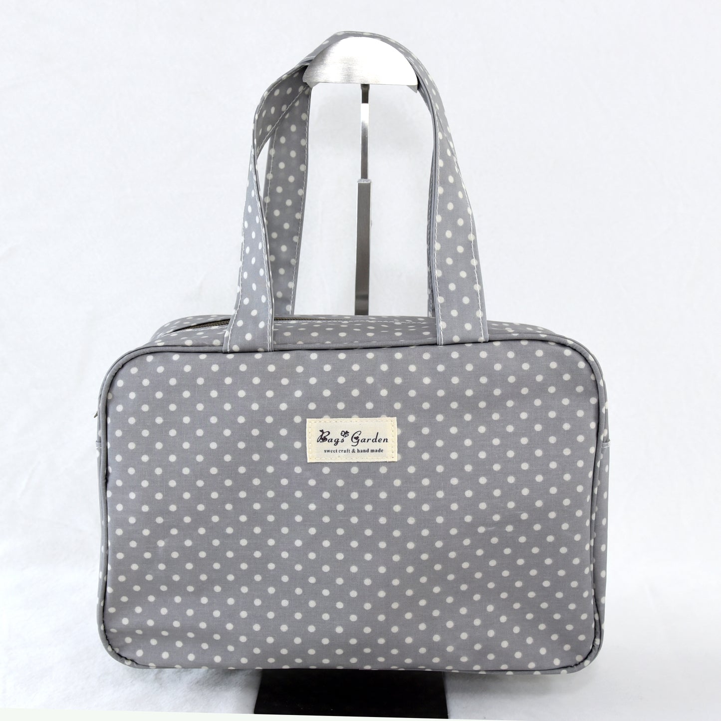 Waterproof polka dot handbag