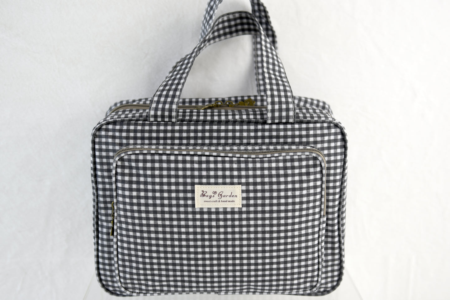Large waterproof hanging toiletry bag from Vichy
