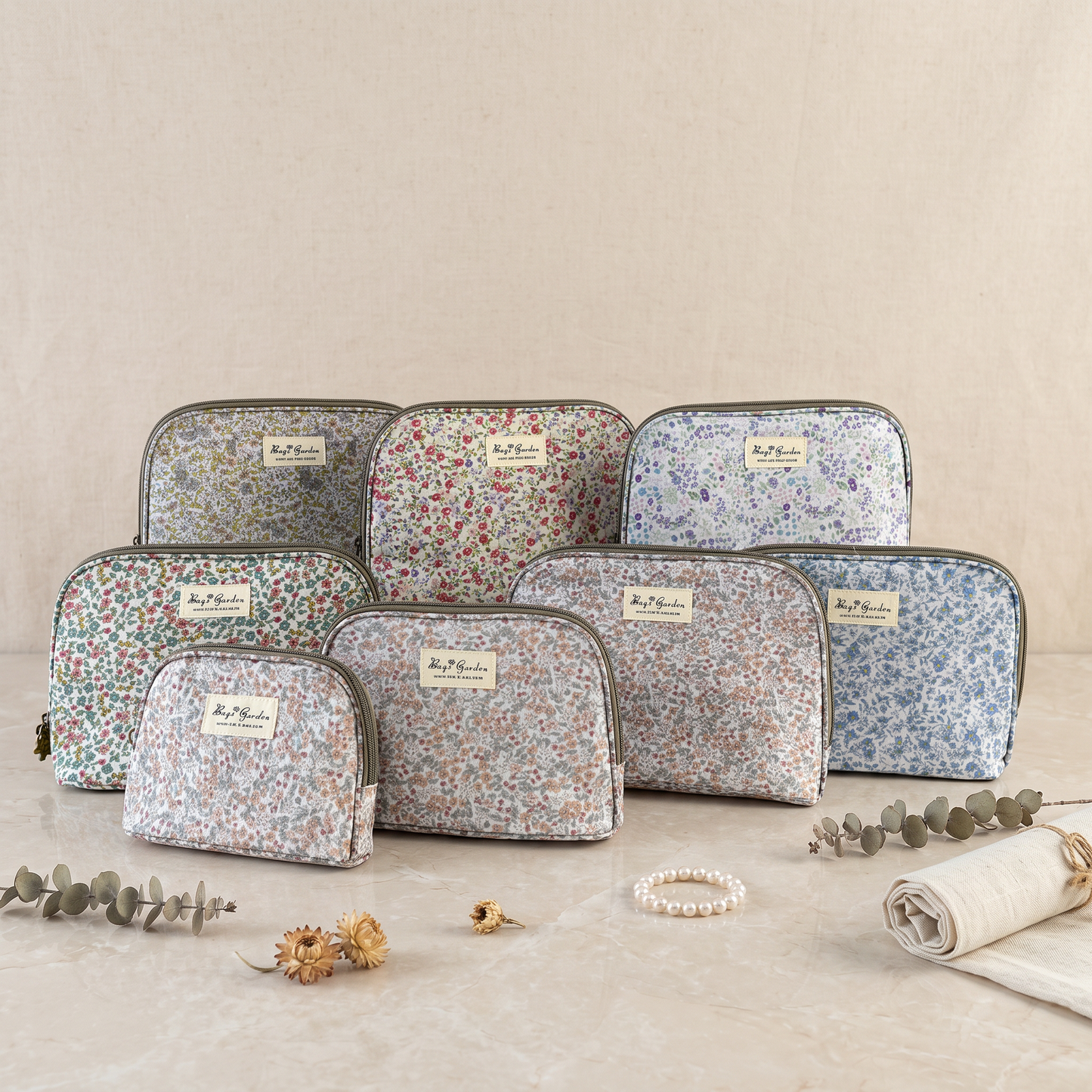 Set de 3 Neceseres Florales Impermeables de Diferentes Tamaños para Maquillaje y Viaje
