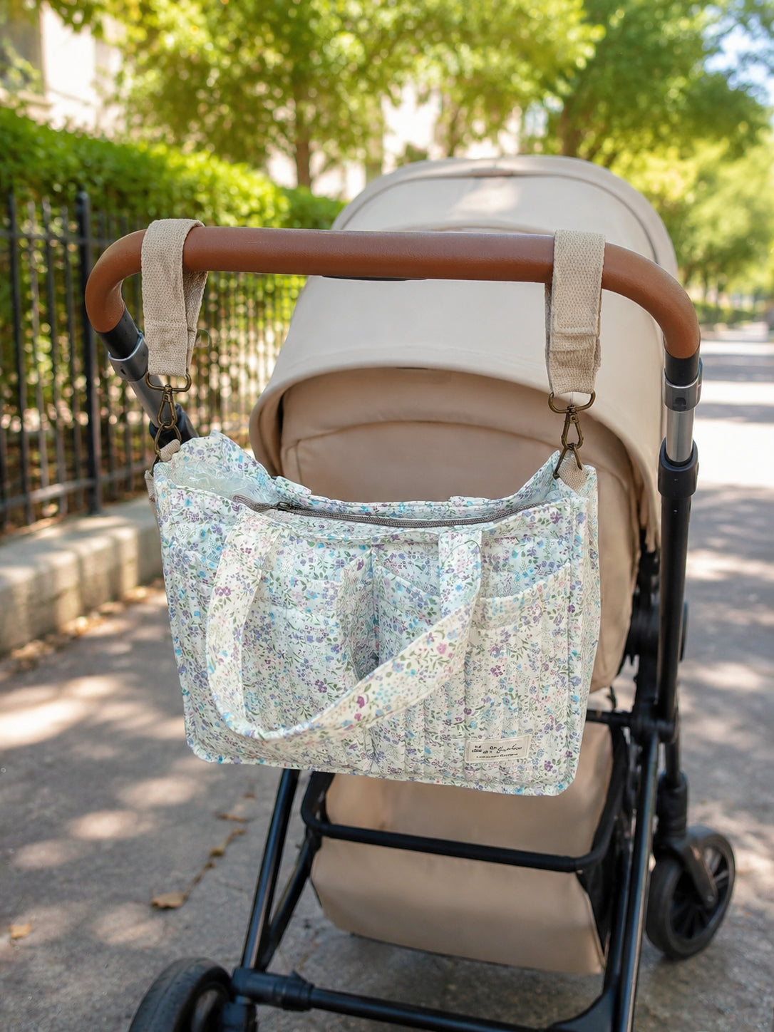 Bolso Organizador Floral para Carrito de Bebé de algodón con Bolsillos, Asas y Correa Ajustable